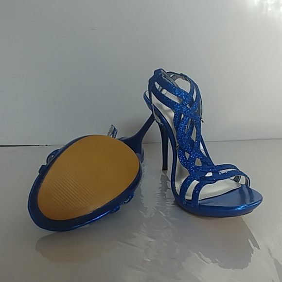 Shoes - Picture 2 of 4